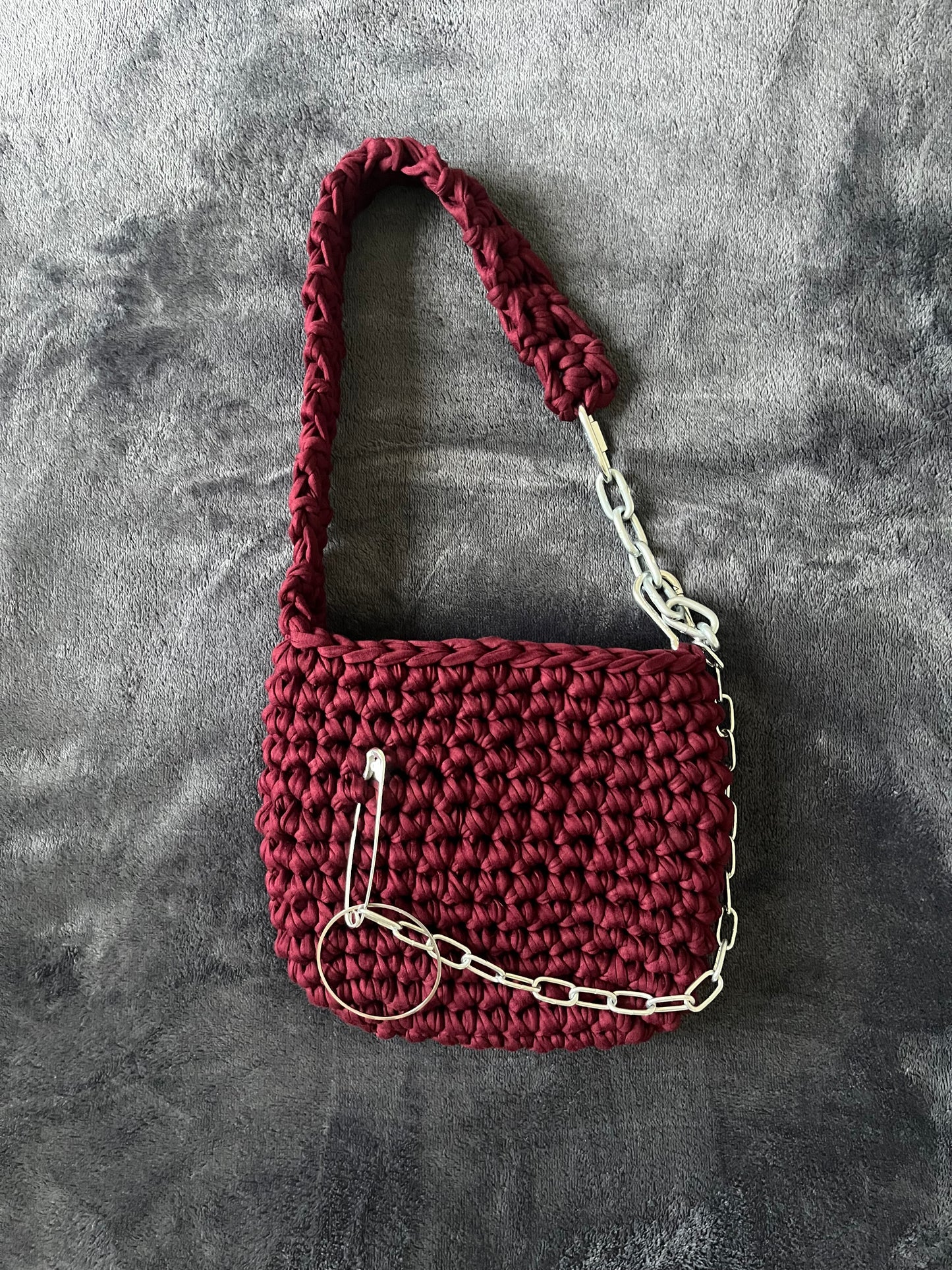 Shoulder bar with chains